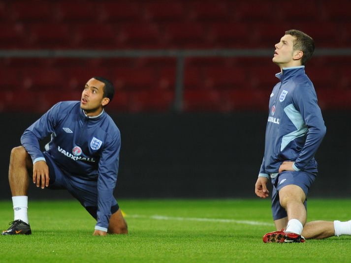 Jack Wilshere og Theo Walcott á æfingu með enska landsliðinu á Parken.