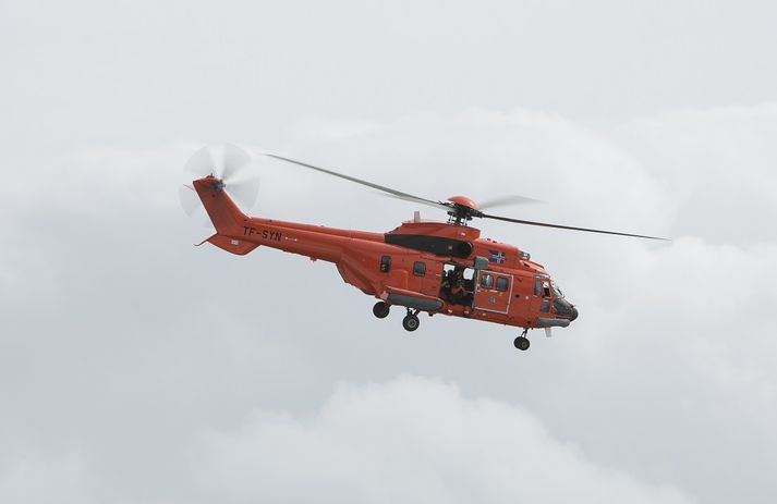 Þyrla Landhelgisgæslunnar TF-GNA var við æfingar með flugbjörgunarsveitinni á Sandskeiði og hélt rakleiðis á vettvang.