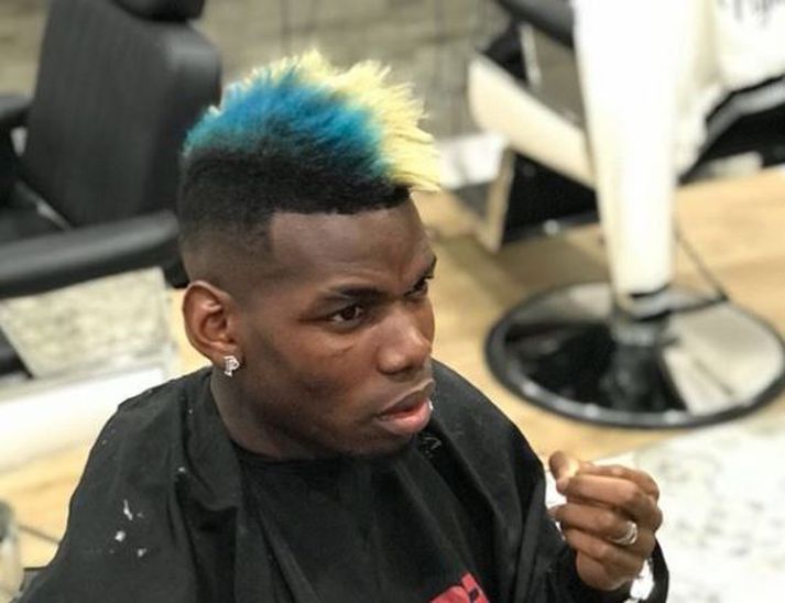 Pogba afhjúpaði nýlega nýja greiðslu þar sem hann var búinn að skipta rauða litnum yfir í bláann