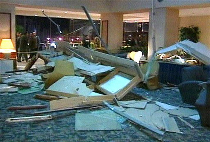 Myrndir teknar í anddyrinu á Radisson SAS hótelinu í Amman eftir árásina.