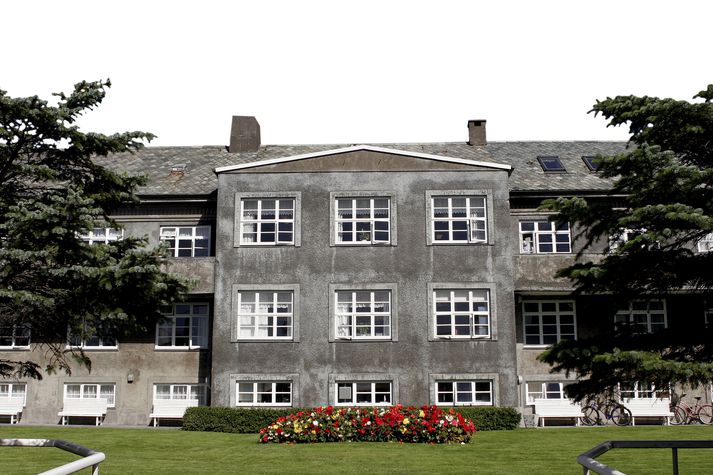 Umrætt atvik átti sér stað fyrir utan elliheimilið Grund við Hringbraut.