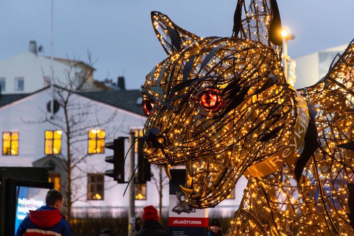 Verðbólga í desember er heldur minni en greiningadeildir bankanna og Seðlabankinn höfðu spáð.