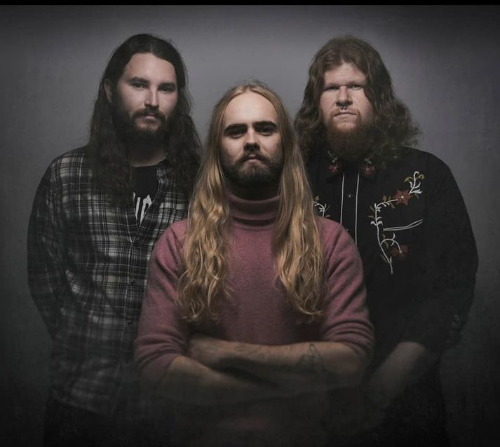 Volcanova skellr sér á þriggja vikna tónleikaferðalag um Evrópu.