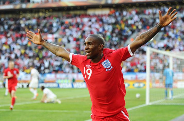 Jermain Defoe fagnar marki sínu í dag.