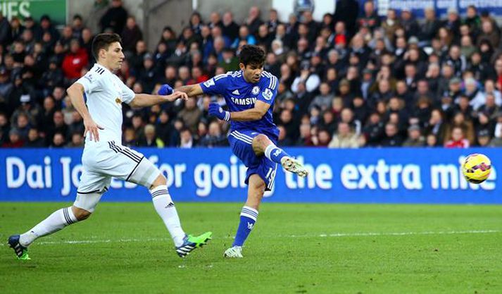 Diego Costa skorar annað mark Chelsea.