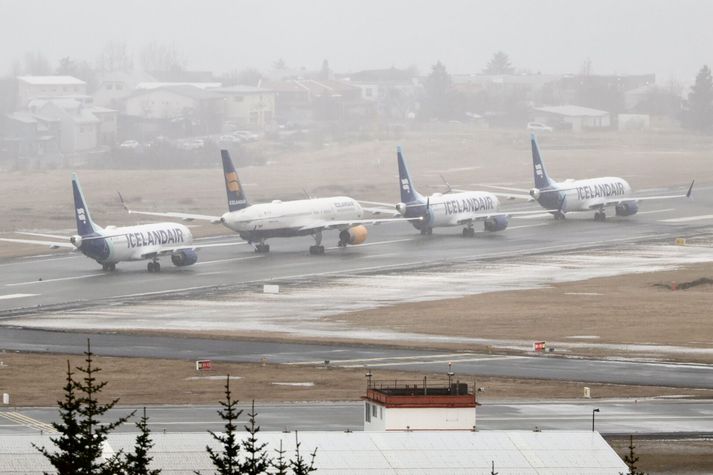 Þoturnar safnast saman á Reykjavíkurflugvelli.