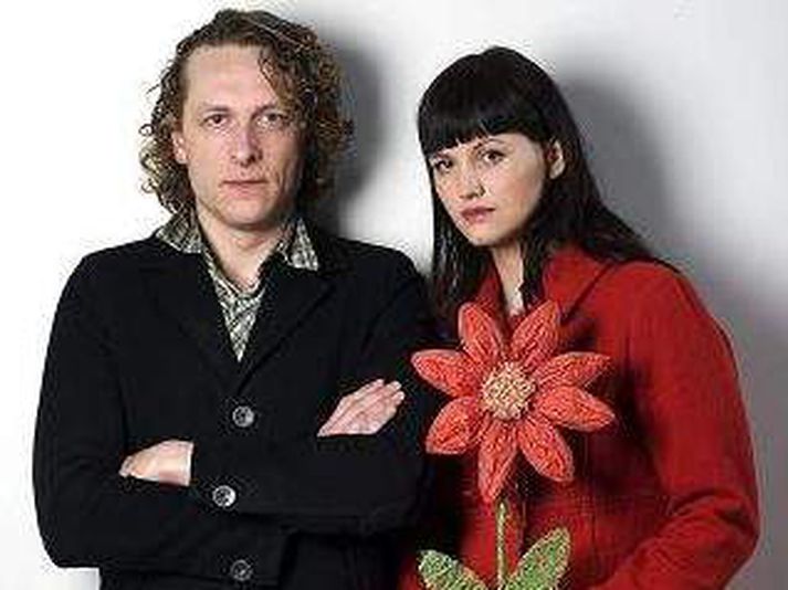 Ragnheiður ferðast um landið með Guðmundi Péturssyni og hljómsveitinni The Fancy Toys