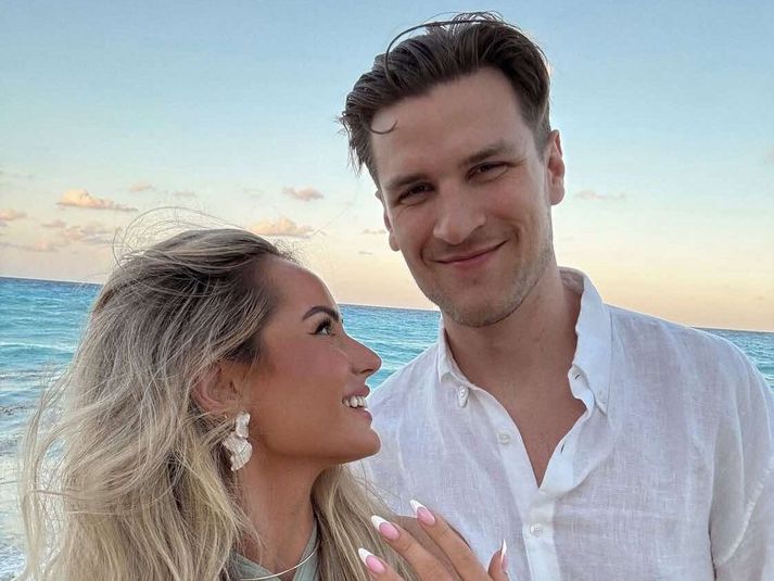 Sunneva og Benedikt byrjuðu saman árið 2019. Til gamans má geta að Benedikt er sonur Bjarna Benediktssonar, fyrrverandi forsætisráðherra. 