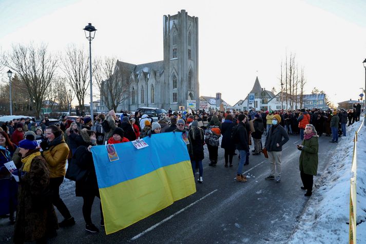 Fólk mæti klukkan 8.55 í Túngötu í fyrramálið.