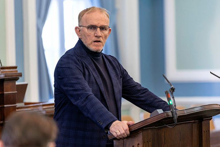 Guðbrandur Einarsson er þingmaður Viðreisnar frá árinu 2021. Flokkurinn hefur setið í ríkisstjórn með Samfylkingunni og Flokki fólksins frá árinu 2024.