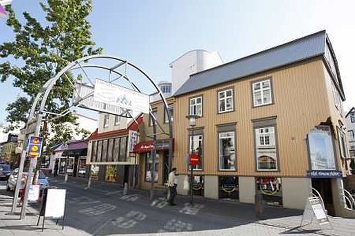 Til stóð að rífa húsin neðst á Laugaveginum