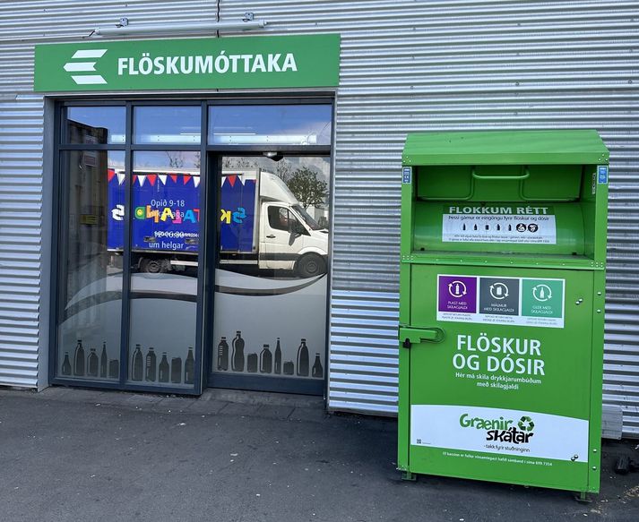 Atvikið sem um ræðir átti sér stað í flöskumóttöku Grænna skáta í hraunbæ síðastliðinn föstudag. 