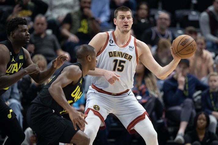 Nikola Jokic hefur átt frábært tímabil fyrir Denver Nuggets en hann hefur verið valinn mikilvægasti leikmaður NBA-deildarinnar síðustu tvö ár.