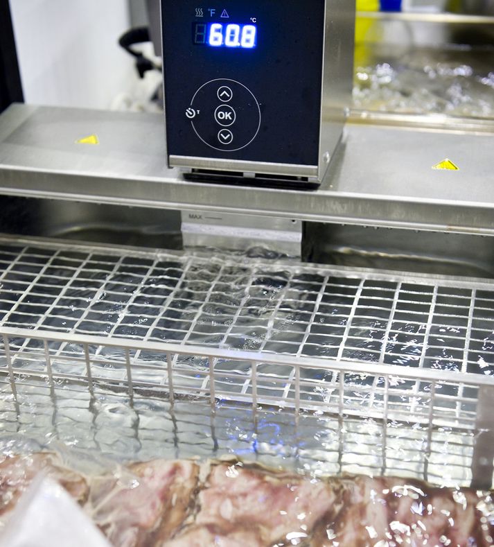 Sous vide-eldun nýtur mikilla vinsælda á Íslandi um þessar mundir ef eitthvað er að marka virkni Facebook-hópsins Sous vide á Íslandi.