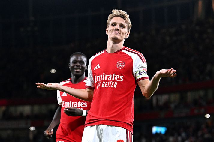 Martin Ödegaard og félagar í Arsenal hófu titilvörn sína á 3-0 sigri. Hvað gera þeir í kvöld?