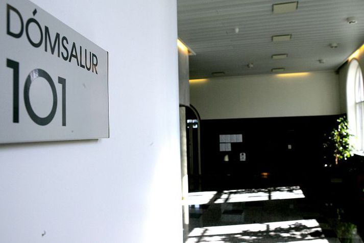Dómurinn vísaði kröfu fólks, sem vildi fá það viðurkennt að þurfa ekki að endurgreiða fasteignalán, frá dómi.