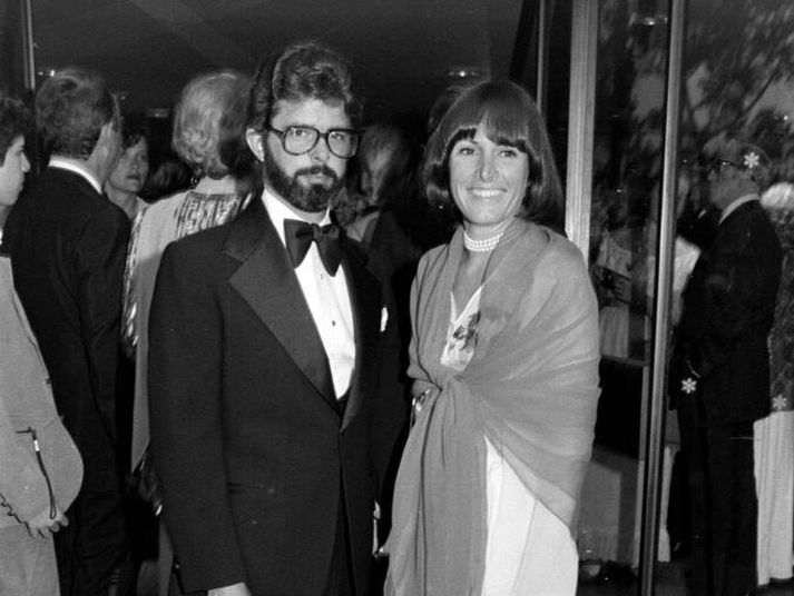 George Lucas og Marcia Lucas fagna útgáfu „New York, New York“, sem hófst með frumsýningu í Lincoln Center og hélt áfram með eftirpartíi í Studio 54, í New York þann 21. júní 1977.