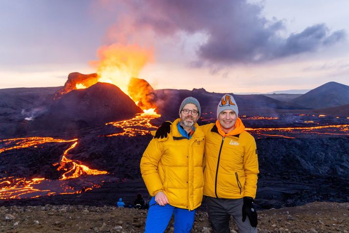Tómas ist viele Male durch die Gegend gelaufen, unter anderem im Jahr 2021, als er mit Guðna Th zum Vulkanausbruch in Geldingaðalur ging.  Jóhannesson, Präsident von Island.