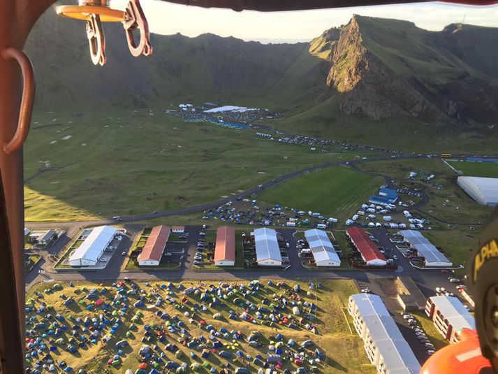 Áætlað er að um tíu þúsund manns hafi verið í Herjólfsdal í gærkvöldi.