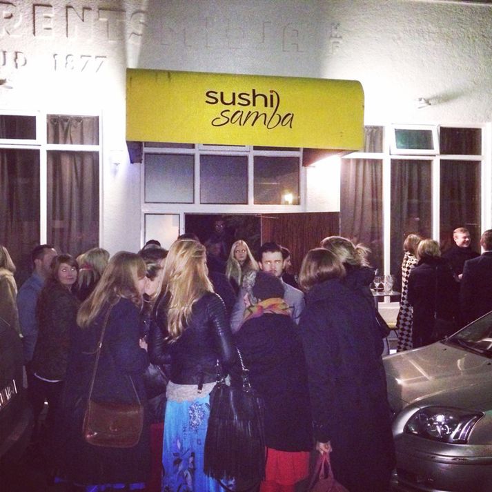 Gestir á Sushisamba þurftu að bregða sér út fyrir um stund.