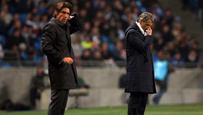 Roberto Mancini svekkir sig í gær.