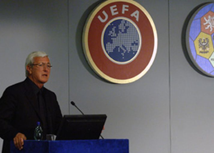 Marcello Lippi er "atvinnulaus" í augnablikinu og bíður eftir rétta tilboðinu.