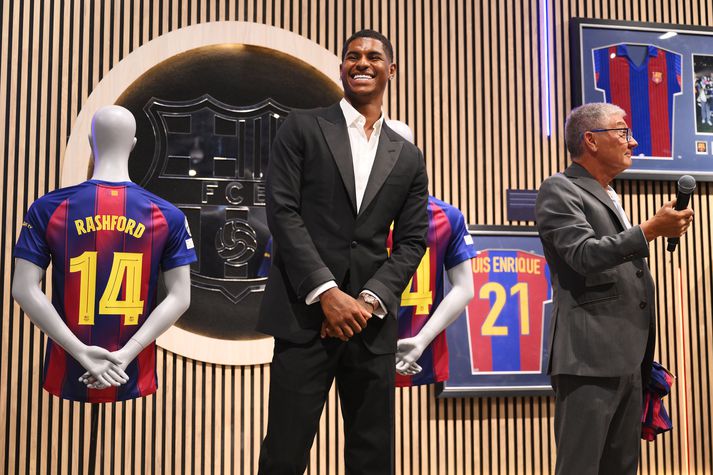 Marcus Rashford brosti út að eyrum þegar hann var kynntur hjá Barcelona í kvöld.