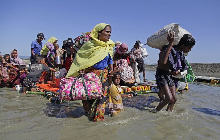 Minnst 600 þúsund rohingjamúslimar hafa flúið til Bangladess og flestir þeirra halda til í flóttamannabúðum.