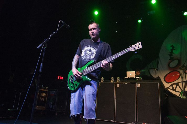 Sam Rivers á sviðinu með Limp Bizkit árið 2015.