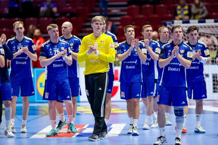 Strákarnir okkar eru ekki lengur með örlögin í eigin höndum. 