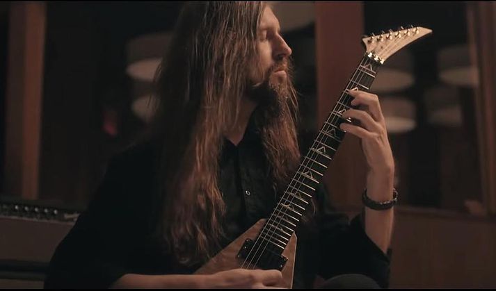 Oli Herbert var í hópi þeirra sem stofnuðu All that remains í Springfield í Massachusetts árið 1998.