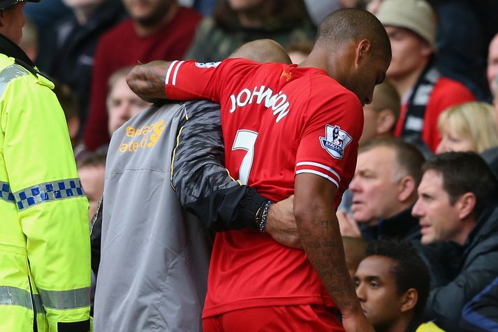 Glen Johnson er hann meiddist gegn Manchester United.