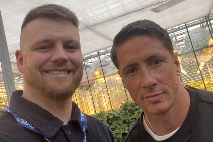 Tryggvi Örn ásamt sjálfum Fernando Torres.