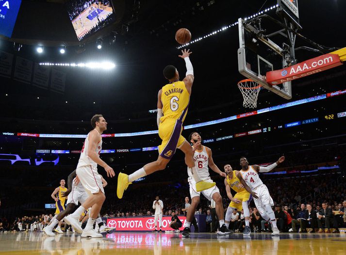 Úr leik Lakers og Pacers.