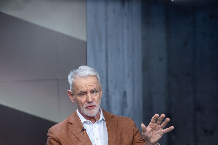 Kári Stefánsson vissi ekki hvaðan á sig stóð veðrið, hann var rekinn á staðnum og fyrirvaralaust.