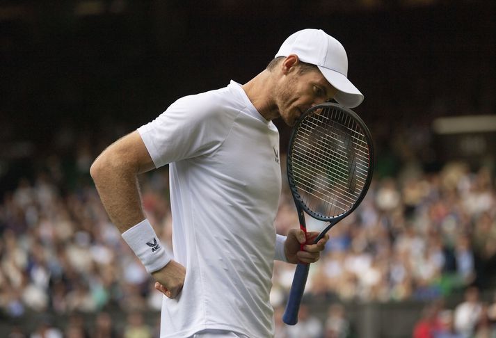 Andy Murray fer snemma heim af Wimbeldon-mótinu í tennis þetta árið.