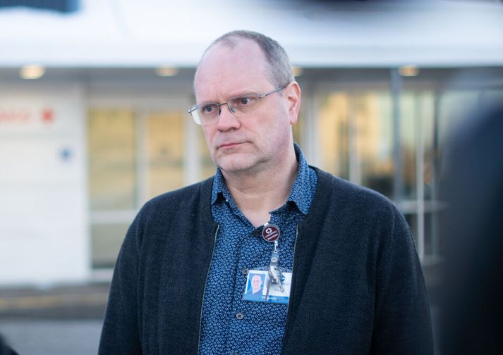 Mikael Smári Mikaelsson, yfirlæknir á bráðamóttöku, segir alla eiga að geta leitað á bráðamóttökuna. 