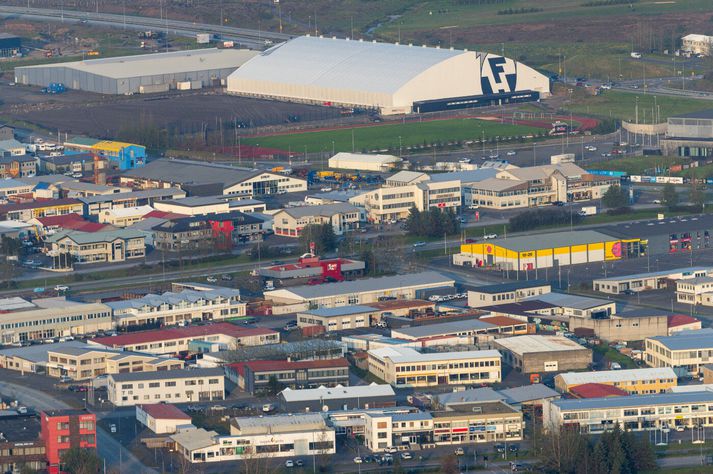 Áreksturinn varð á gatnamótum Dalshrauns og Hafnarfjarðarvegs um fimmleytið í gær. Myndin er úr safni.