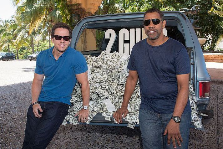 Denzel Washington leikur á móti Mark Wahlberg í 2 Guns.