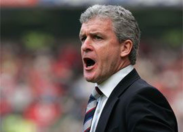 Mark Hughes, stjóri Manchester City, hefur í nægu að snúast í þessum mánuði.