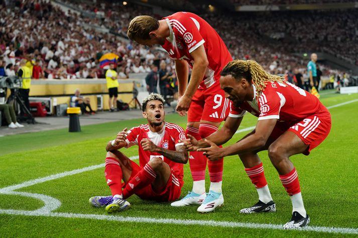 Luis Diaz skoraði bæði mörk Bayern í kvöld en lét svo reka sig útaf.