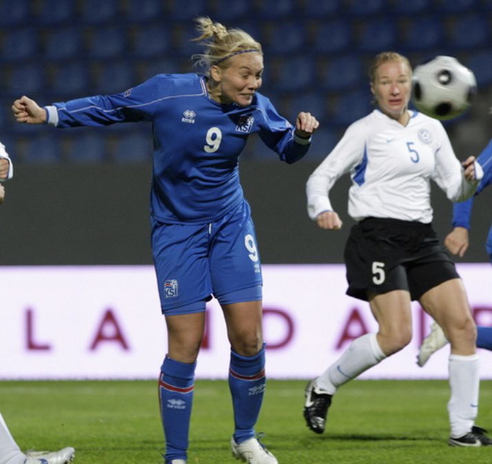 Margrét Lára Viðarsdóttir í leik með íslenska landsliðinu