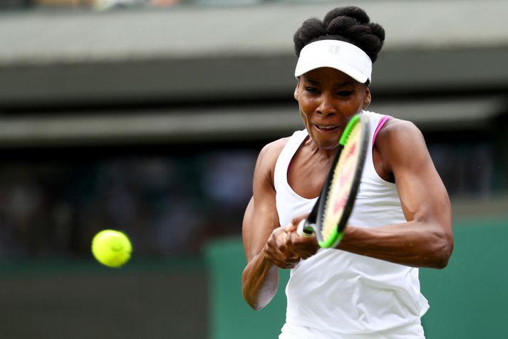 Venus Williams á vellinum í dag.