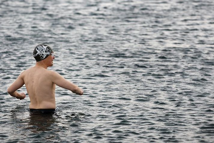 Ef af áformunum verður geta menn kælt sig og yljað sér á víxl í sjónum við Húsavík.