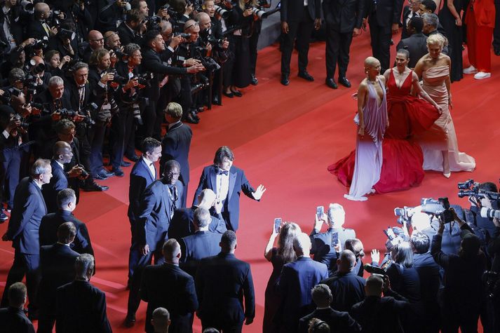 Frá rauða dreglinum í Cannes í gær þar sem Tom Cruise spókaði sig, meðal annarra.