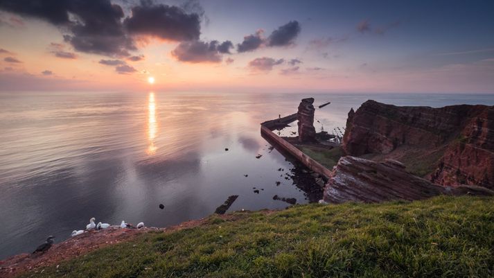 Áreksturinn átti sér stað í grennd við þýsku eyjuna Heligoland í Norðursjó.