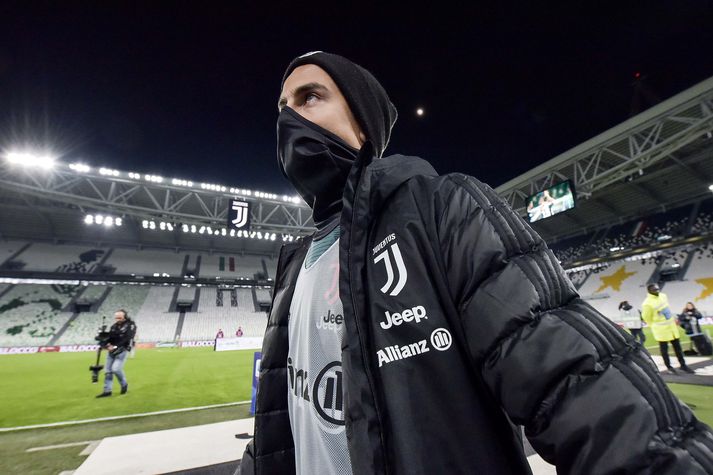 Paulo Dybala á Allianz leikvanginum fyrir leik Juventus og Inter sem fór fram fyrir luktum dyrum fyrr í mánuðinum.