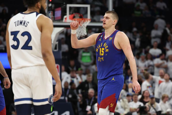 Nikola Jokic skoraði 20 stig, tók 11 fráköst og gaf 12 stoðsendingar í nótt.