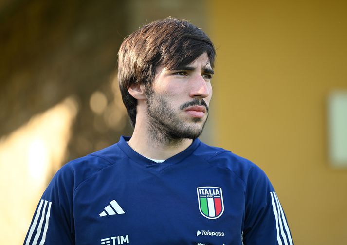 Sandro Tonali mætti á dögunum í landsliðsverkefni með ítalska landsliðinu. Skömmu seinna var hann yfirheyrður af lögreglu og hélt síðan heim úr verkefninu