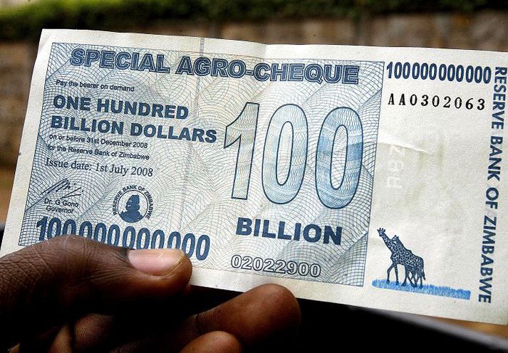 Hér á landi er nýkominn út 10.000 króna seðlill. Í Simbabve kom út árið 2008 seðill upp á 100 milljarða dala.